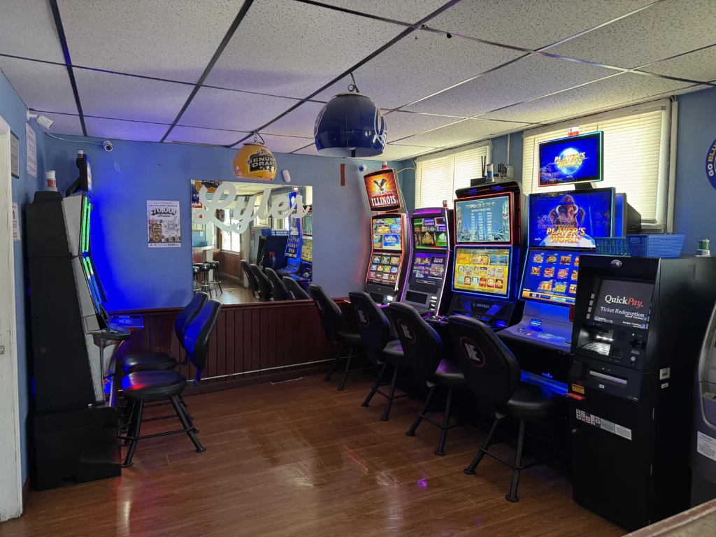 Lyle's Tavern - gaming, gambling - Maryville, IL