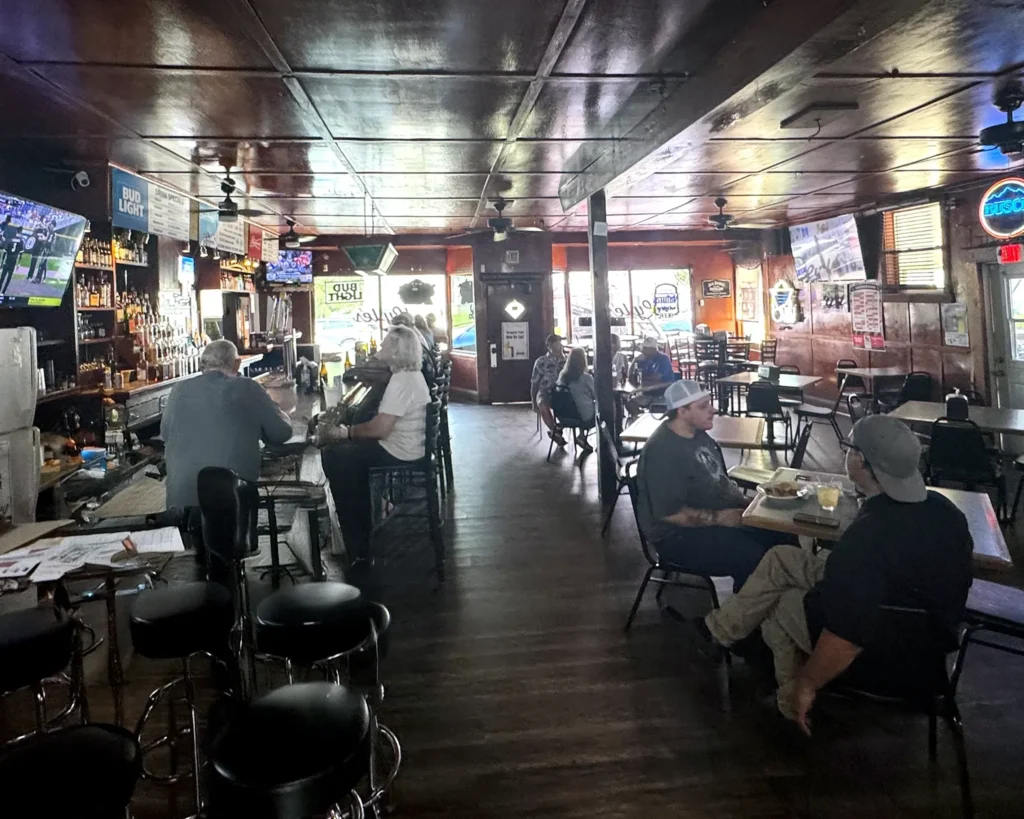 Lyle's Tavern - Maryville, IL